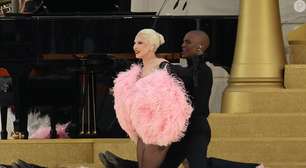Olimpíadas Paris 2024: look de Lady Gaga em cerimônia de abertura causa polêmica com acusação de plágio de designer famoso: 'Vergonha'