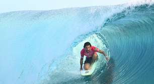 Surfe: Filipe Toledo faz bateria fantástica em Teahupo'o e avança às oitavas de final