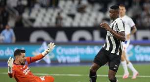 Análise: Botafogo apresenta oscilações ofensivas e defensivas e deixa vaga em aberto