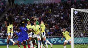 Entenda por que árbitra de Brasil x França deu 16 minutos de acréscimo