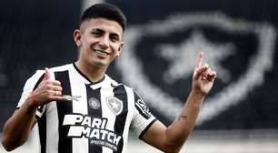 Thiago Almada chega ao Rio de Janeiro para se apresentar no Botafogo