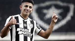 Thiago Almada se reapresenta e pode estrear pelo Botafogo na Copa do Brasil