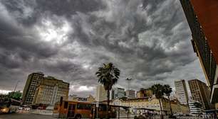 Atenção! Raro fenômeno climático pode atingir Porto Alegre com "chuva preta" nas próximas horas