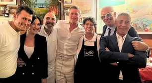 Brad Pitt e George Clooney viram garçons por um dia em restaurante na Itália: 'Quem vai acreditar?'