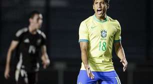 João Cruz vira garçom em vitória do Brasil sub-20 sobre o México em amistoso