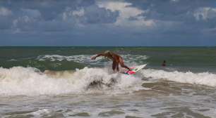 Fim de semana tem campeonato de surfe naturista, na Paraíba