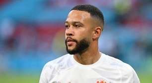 Jornalista faz alerta sobre chegada de Depay no Corinthians: 'Possível rompimento de contrato'