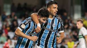 Despedida de Suárez da Seleção Uruguaia marca reencontro com ex-companheiro do Grêmio