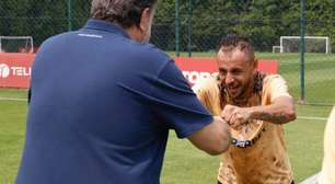 Com direito à 'ovada' em Rafinha, São Paulo treina de olho em jogo decisivo