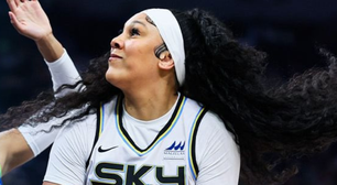 Kamilla Cardoso anota duplo-duplo em derrota do Sky na WNBA