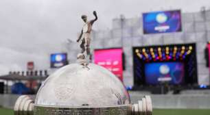 Em clima de festa, cidade do Rock recebe a taça da Libertadores