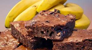 Brownie de banana saudável: sem glúten e lactose, fácil