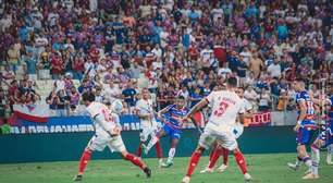 Em noite inspirada, Fortaleza goleia o Bahia e volta a vencer no Brasileirão