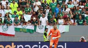 Weverton celebra vitória do Palmeiras e afirma sobre o Brasileirão: 'Faltam onze decisões'