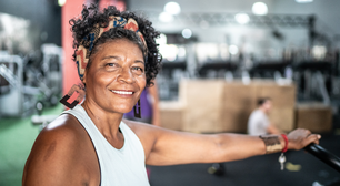 Se você tem mais de 50 e quer ganhar massa muscular, precisa incluir esses 7 alimentos no cardápio