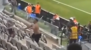 Fortaleza lamenta violência após torcedor do Corinthians invadir o setor visitante na Neo Química Arena