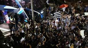 Botafogo chega a Brasília com festa e grande recepção aos jogadores