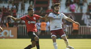 Fluminense joga mal, perde para o Atlético-GO e segue no Z4