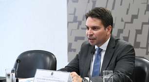Por unanimidade, STF suspende ação contra Ramagem por crimes cometidos após diplomação