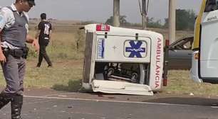 Mãe e filha e grávida morrem em acidente com ambulância que se partiu ao meio no interior de SP