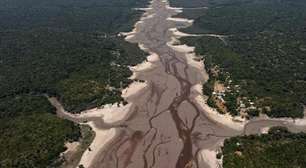 Rio Negro atinge nível recorde e seca histórica preocupa AM