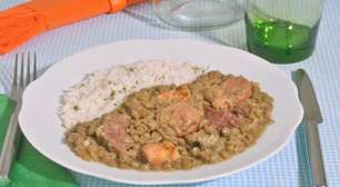 Guisado de carne-seca e lentilha: prático e saboroso