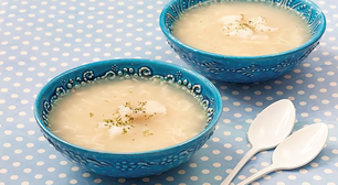 Quando quero uma sopa de peixe para o jantar faço esta receita saborosa, rápida, barata e saudável