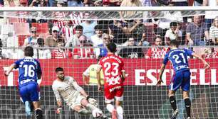 Goleiro defende três pênaltis e garante vitória do Girona