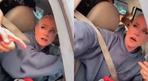 Xuxa se envolve em confusão e leva cuspe de fã; veja vídeo