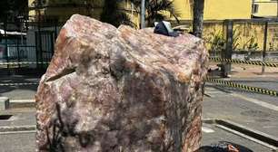 Escultura de quartzo rosa em Copacabana terá fonte restaurada até novembro