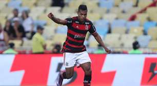 Com retorno de Alex Sandro, Flamengo se prepara para enfrentar o Fluminense