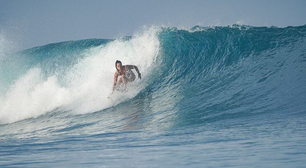 Quem era Giulia Manfrini, surfista que morreu após ser atacada por peixe-espada