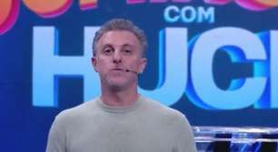 Luciano Huck se assusta ao receber presente de fã no 'Domingão': 'É pra mim?'