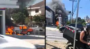 Vídeo: Incêndio em táxi assusta moradores e ameaça farmácia em Porto Alegre