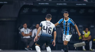 Dodi, Edenilson, Gustavo Nunes, João Pedro, Nathan Fernandes, Pavón, Pepê, Reinaldo, Soteldo e Villasanti: os jogadores do Grêmio com mais dribles certos por jogo no Brasileirão