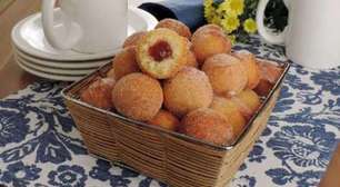 Bolinho de chuva recheado com goiabada: faça no liquidificador