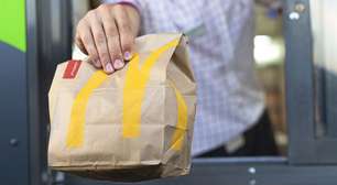 Homem que comeu lanche contaminado processa McDonald's