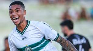 Atacante do Coritiba lesiona o joelho e só volta a campo em 2025