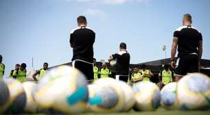 Após susto, Rayan participa de treino do Vasco; dupla segue tratamento