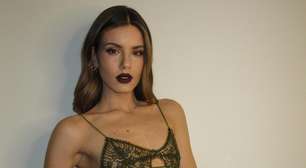 Beleza Fatal: Camila Queiroz elege look transparente de R$ 50 mil