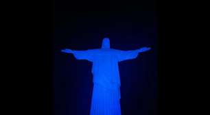 Cristo Redentor é iluminado para campanha Novembro Azul com apoio da CBF