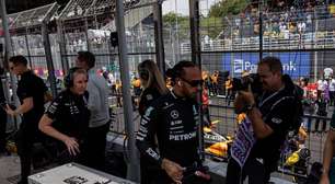 F1: Hamilton quebra protocolo, vai para a galera e anuncia música brasileira; veja vídeo