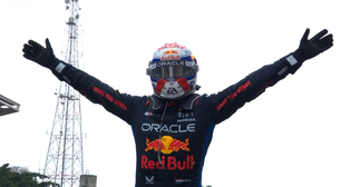 Fórmula 1: Max Verstappen supera chuva, busca 16 posições e vence GP caótico em São Paulo