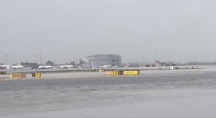 Tempestade inunda aeroporto em Barcelona, causa cancelamento e atraso de voos