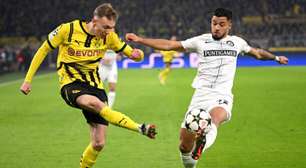 Dortmund vence com gol no fim e segue no G8 da Champions