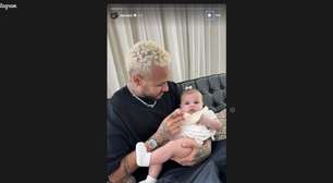 Neymar compartilha foto junto à caçula Helena: '03 do papai'