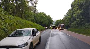 Idosa morre atropelada por carro na BR-277, em Balsa Nova (PR)