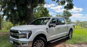 Revista Carro acelera a renovada Ford F-150 2024