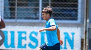 Promessa do Grêmio impressiona em treinamentos e pode jogar no profissional