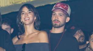 Bruna Marquezine e João Guilherme curtem show juntinhos em São Paulo